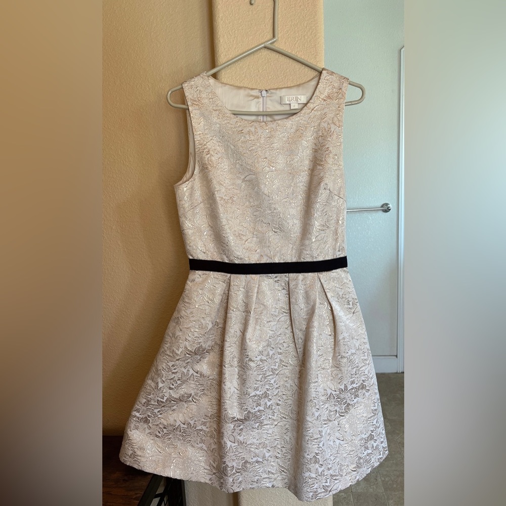 Selling Erin Fetherston dress (doesn’t fit) Only worn once, quality is top tier!